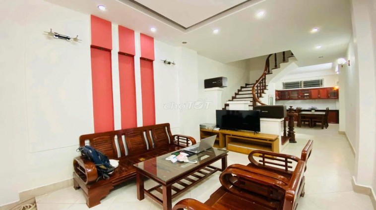 Cho thuê làm VP, kinh doanh online, ở nhóm 9n, hoặc hộ GĐ nhà Vũ Tông Phan 4T, 36m2, 5N, 15 Tr